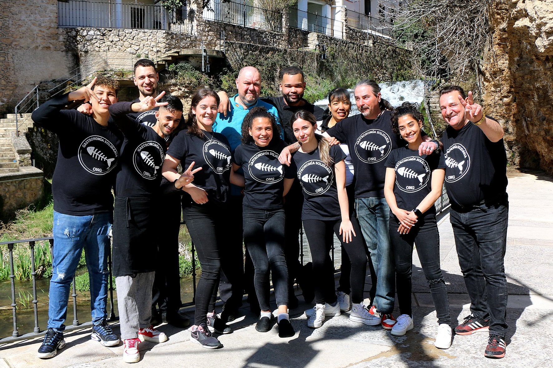 Chema de Isidro, junto al equipo de Gastronomía Solidaria (BLOG LA CASCADA DE LA RASPA).