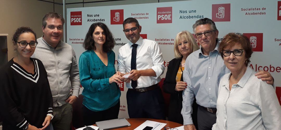 Los socialistas de Alcobendas se reunen con la diputada Pilar Sánchez Acera