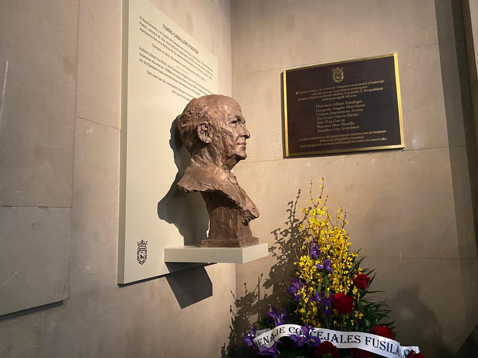 Homenaje concejales fusilados, Ayuntamiento de Pamplona