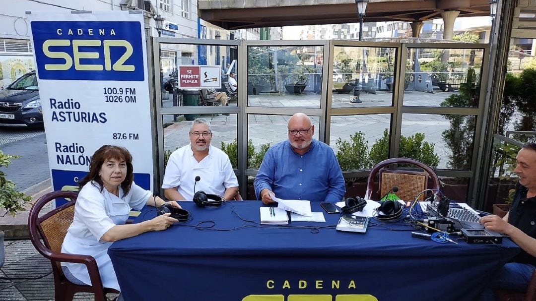 A la izquierda, Olinda y Juan Ramón de Santa Cristina