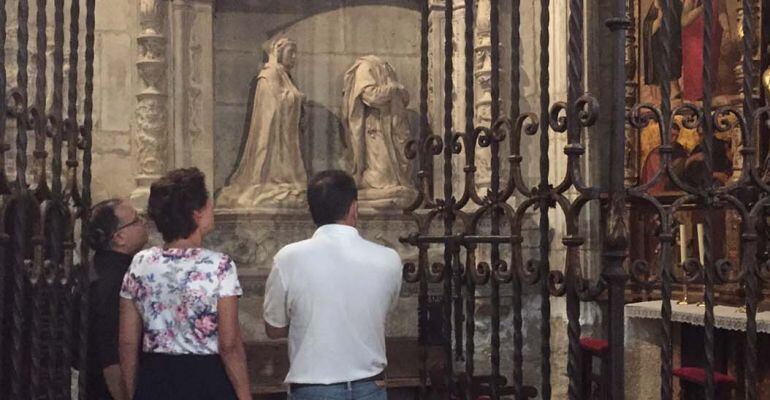 Anunciada Fernández, directora de la Oficina de Cultura y Turismo ha visitado las obras de la Iglesia Santa María Magdalena de Torrelaguna