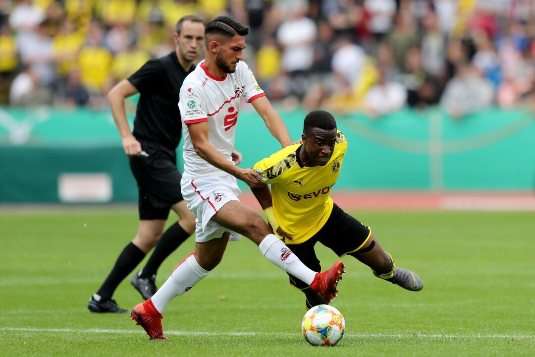 Yusuf Sahin Ornek, en un partido con el Borussia Dortmund