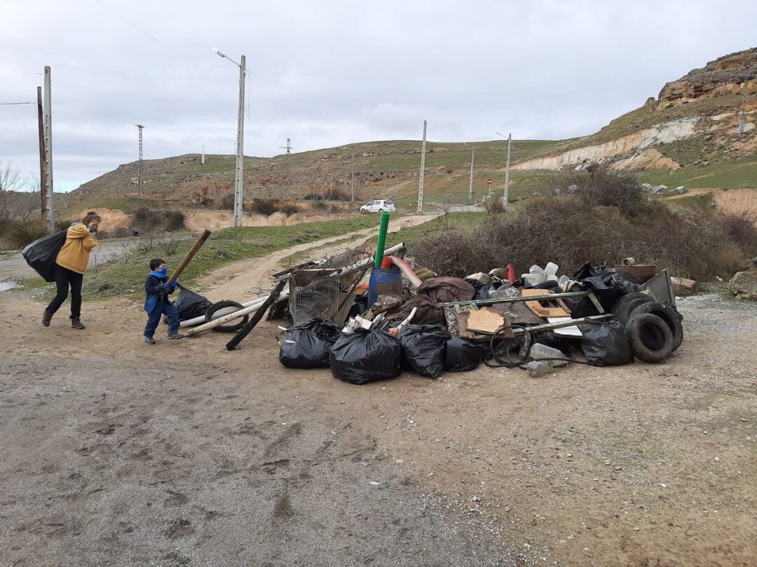 Limpieza de la cabecera del Valle de Tejadilla del pasado 3 de enero