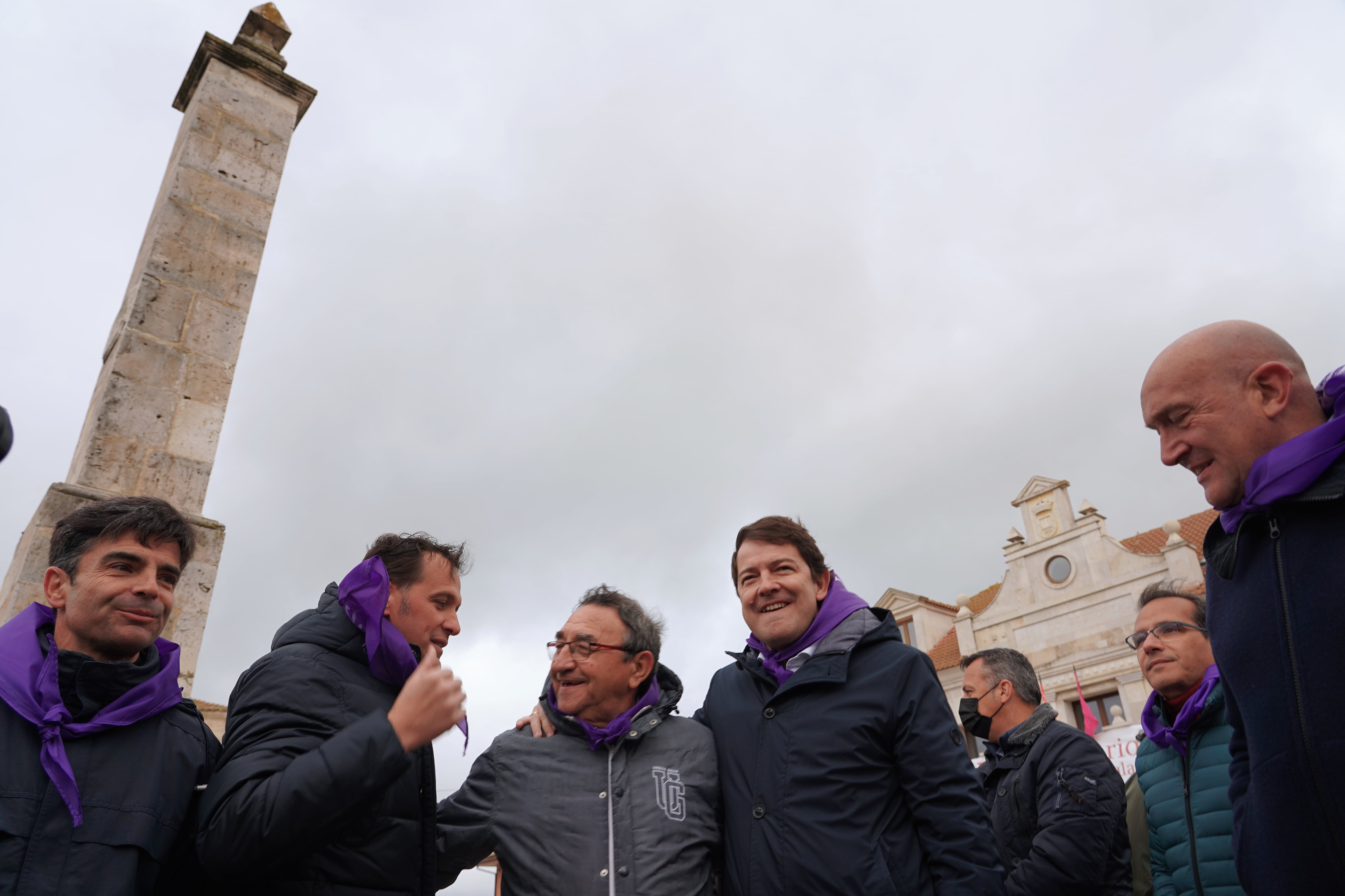 Luis Alonso Laguna entre Alfonso Fernández Mañueco y Conrado Iscar