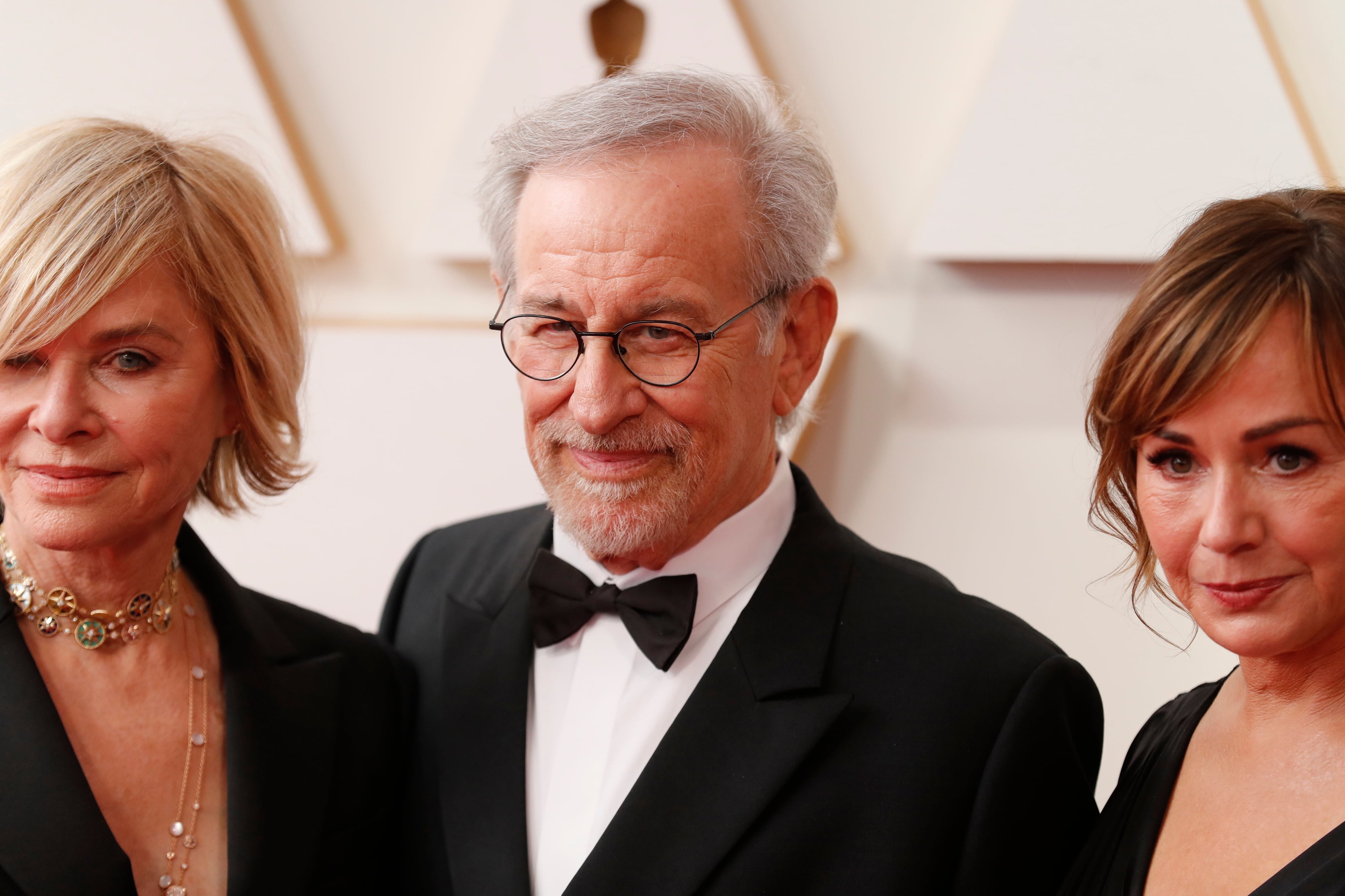 Steven Spielberg y su esposa Kate Capshaw en la 94ª ceremonia anual de los Premios de la Academia en el Teatro Dolby en Hollywood, Los Ángeles, California, Estados Unidos, el 27 de marzo de 2022.