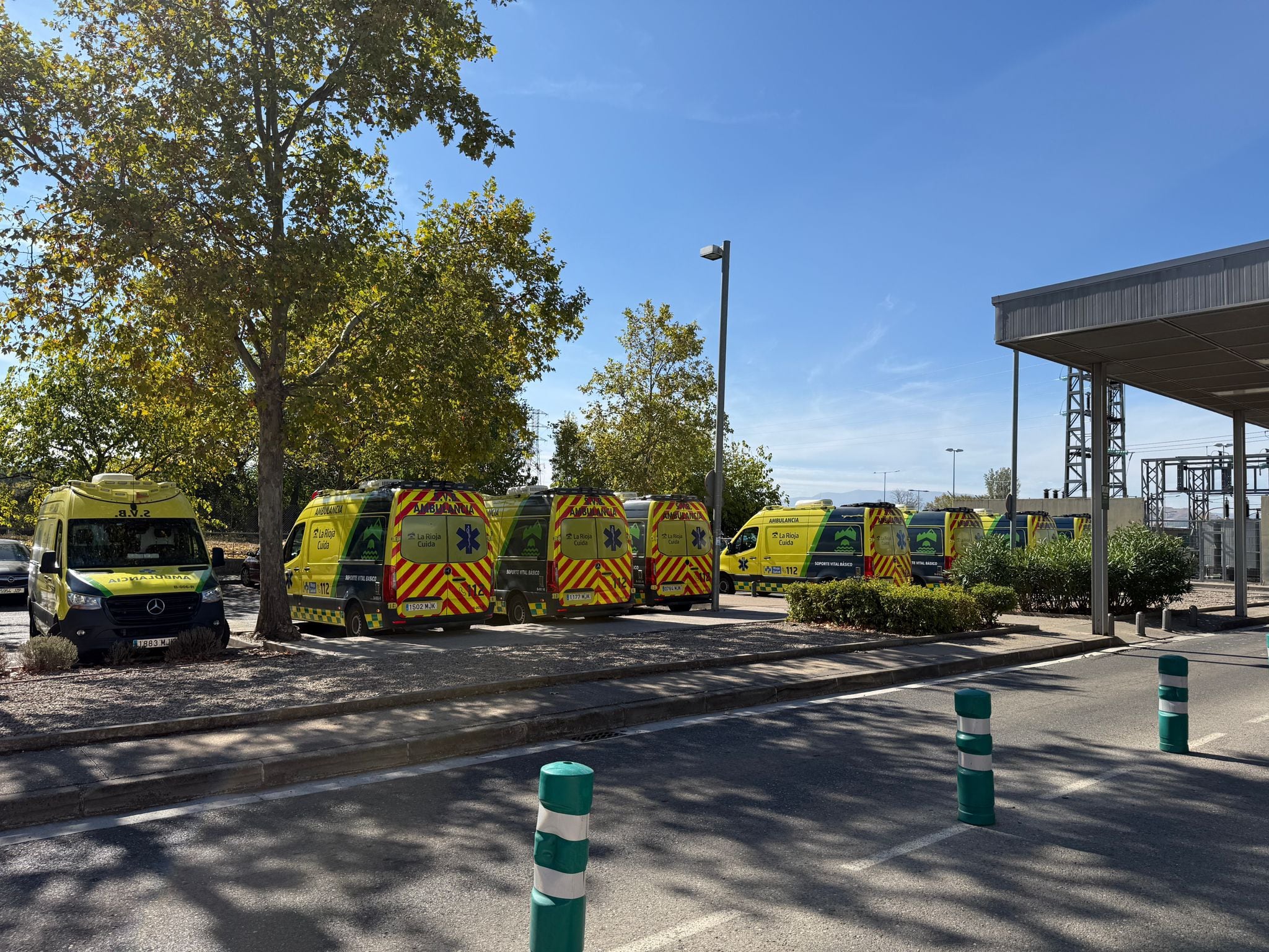 UGT denuncia la "saturación crónica" del servicio de Urgencias del San Pedro con 10 ambulancias bloqueadas durante 3 horas