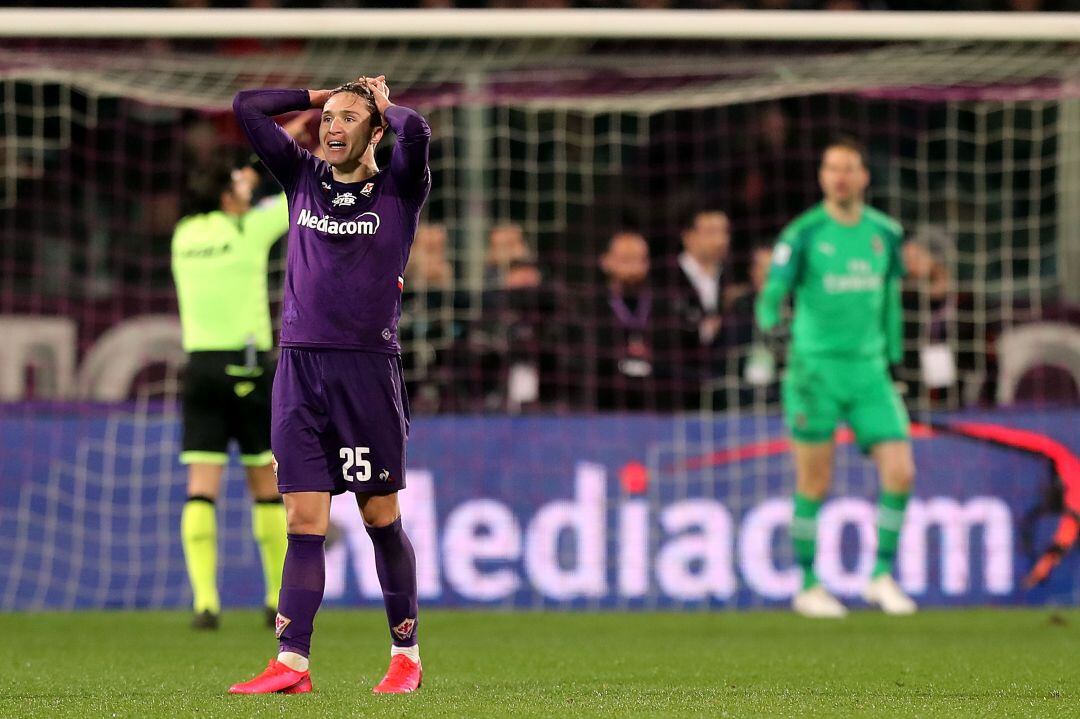 Federico Chiesa, jugador de la Fiorentina, lamenta una ocasión fallada durante el último Fiorentina-Milán