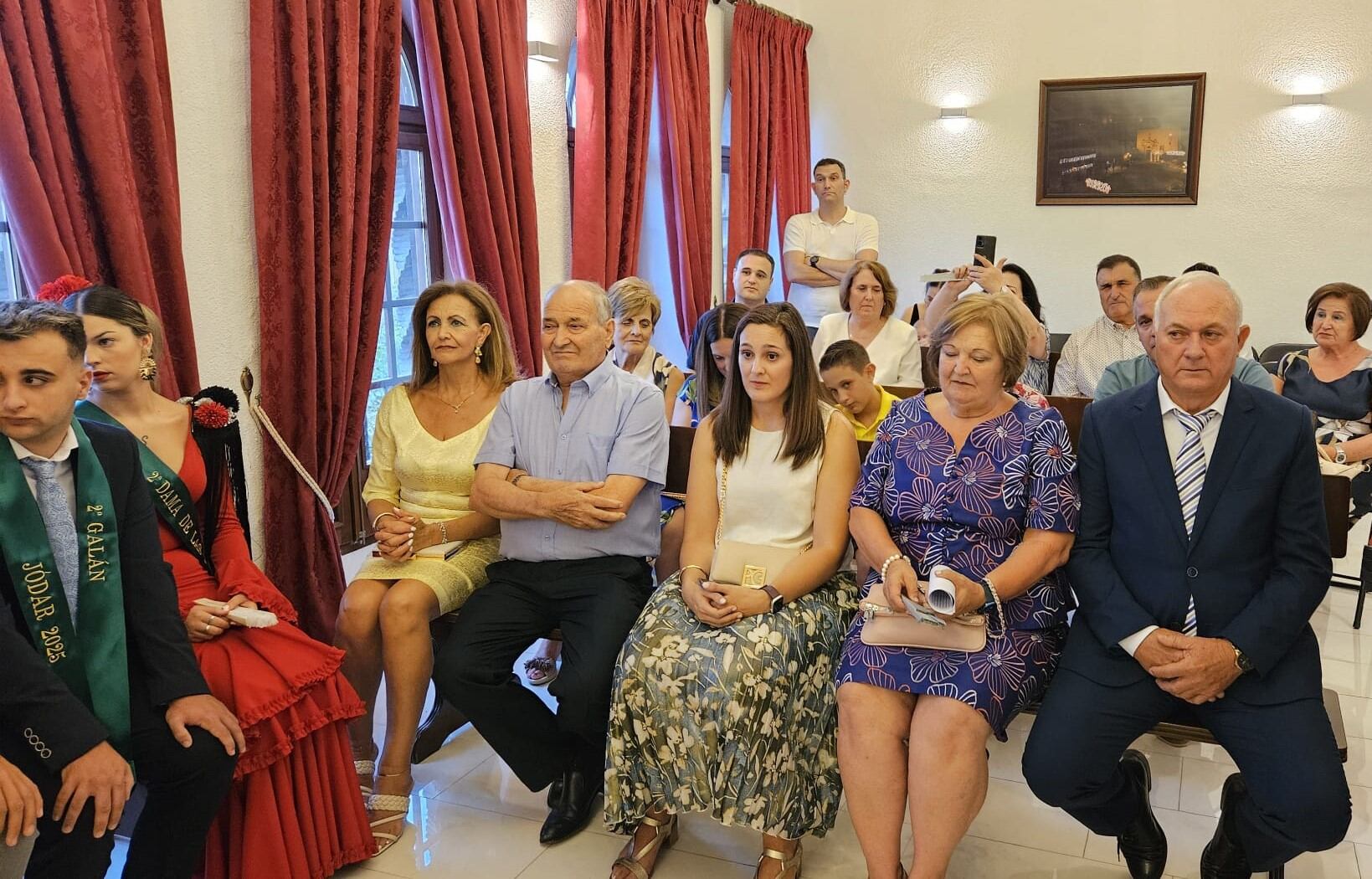 Público asistente al acto de presentación en el Salón de Plenos del Ayuntamiento de Jódar