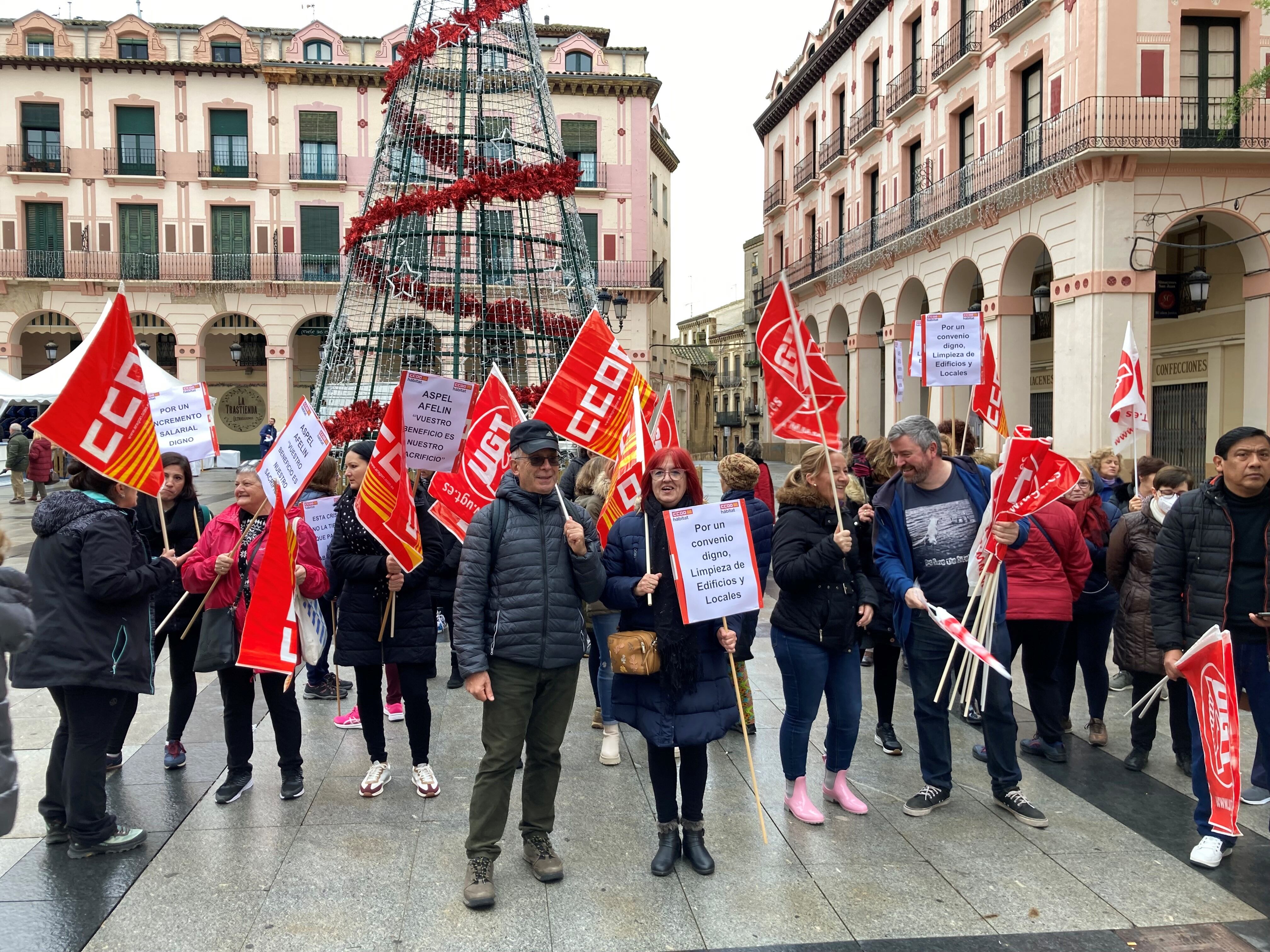 Protesta de las trabajadoras de limpieza de edificios y locales de la provincia de Huesca