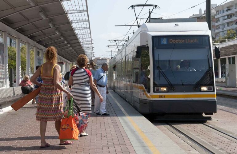 Tranvía de la línea 4 de Metrovalencia