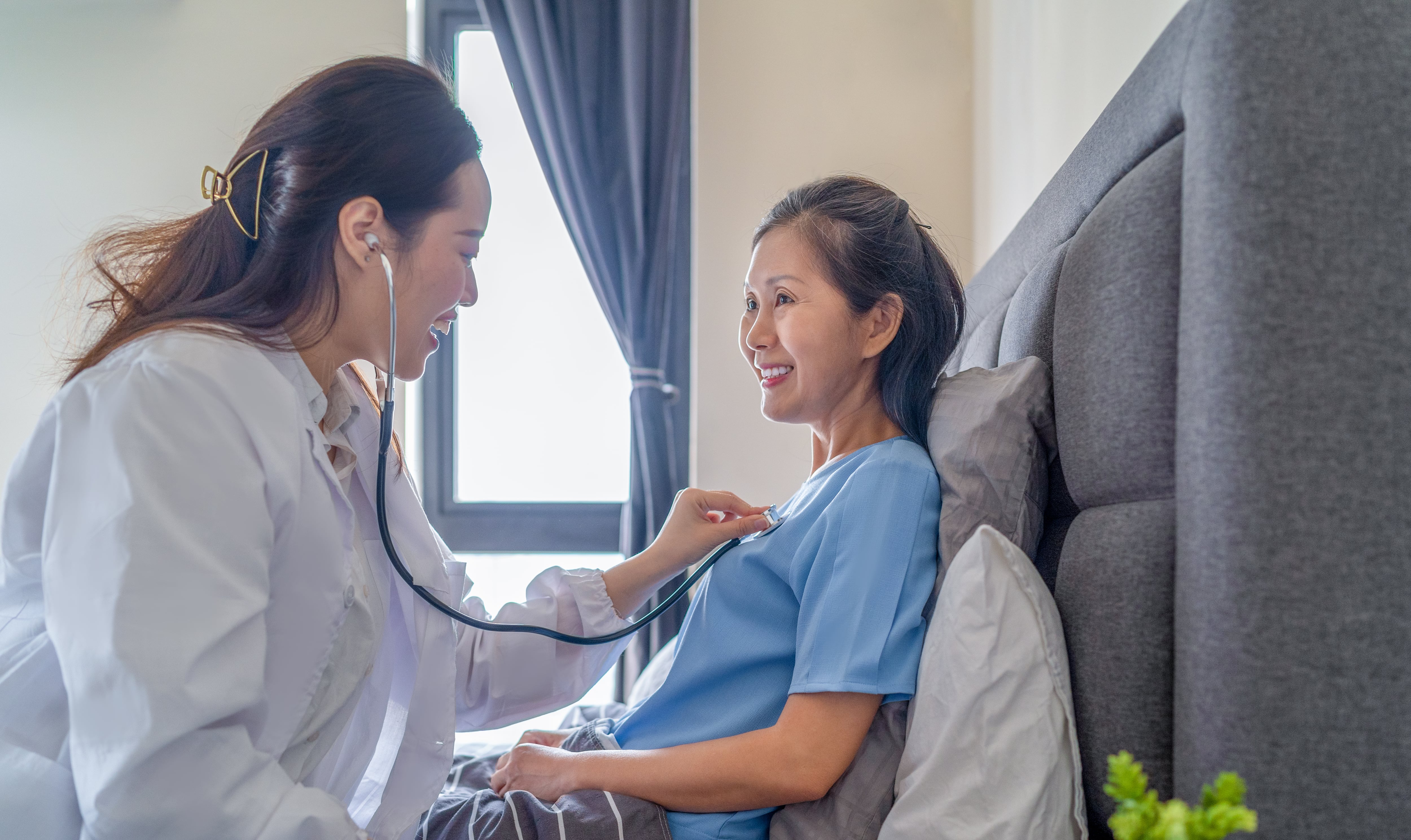 La hospitalización a domicilio es un servicio que ya prestan 16 hospitales de la Comunidad de Madrid.