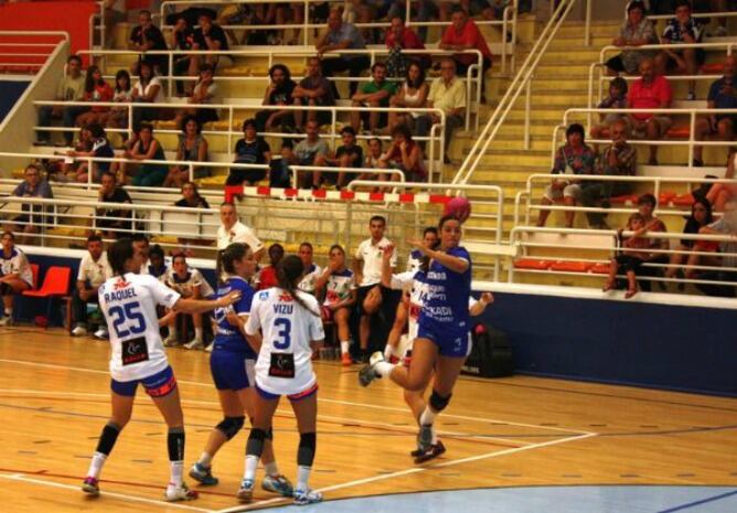 EL Bera Bera no pasó problemas para doblegar al novato Balonmano Granollers en Bidebieta