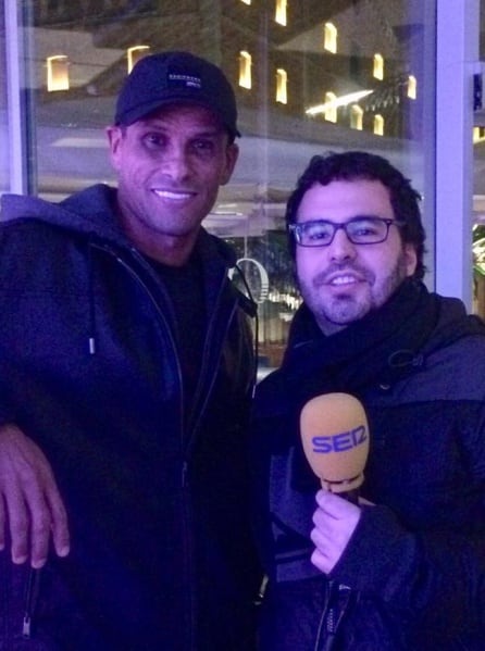 Rivaldo con Joan Tejedor antes de hablar en El Larguero con Mijatovic