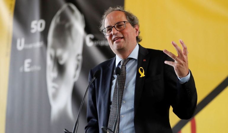 El presidente de la Generalitat de Cataluña, Quim Torra (c), da un discurso durante la clausura de la 50 edición de la Universitat Catalana d'Estiu (UCE) en la localidad de Prada de Conflent (Francia)