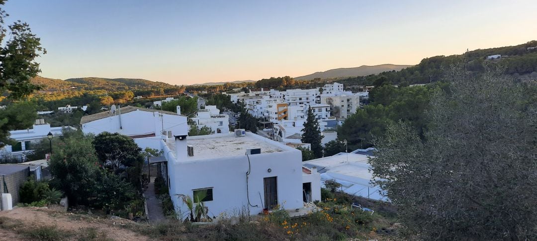 Inversores extranjeros buscan viviendas en el campo de Ibiza