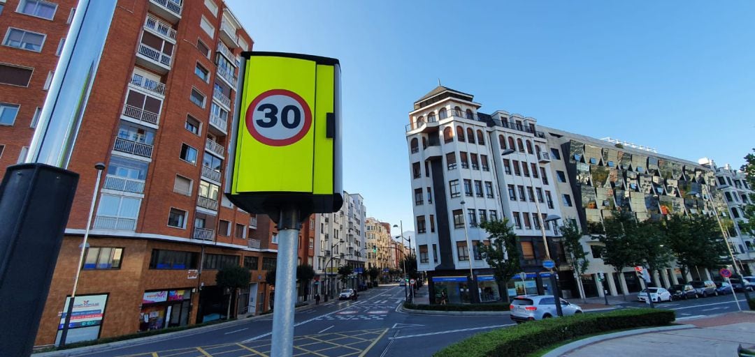 La Policía Municipal realizará una media de unos cuatro controles diarios durante los siete días que dure la campaña para detectar cuántos vehículos superan la velocidad permitida en la ciudad, denunciando además a aquellos que rebasen el límite impuesto a los radares