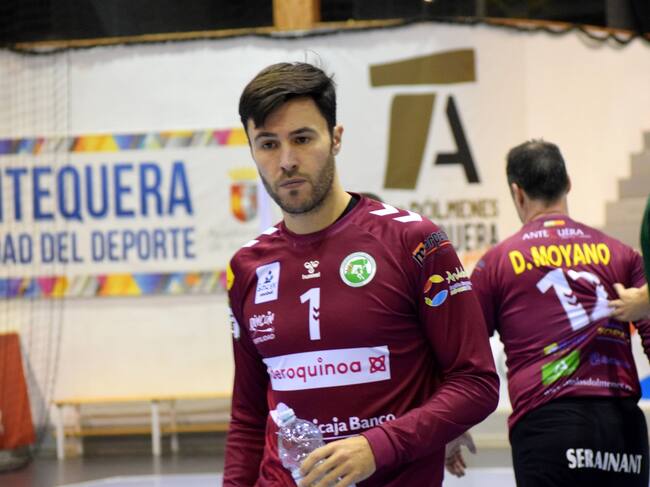 El portero Fran Alarcón seguirá una temporada más en el Iberoquinoa Antequera