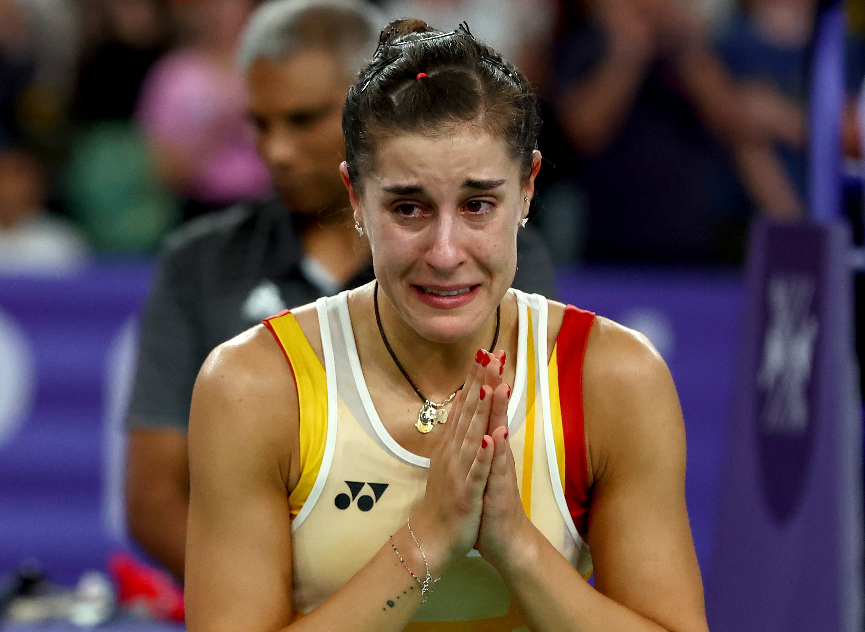 Carolina Marín agradece al público sus aplausos de ánimo al tener que abandonar este domingo la semifinal de bádminton de los Juegos de París