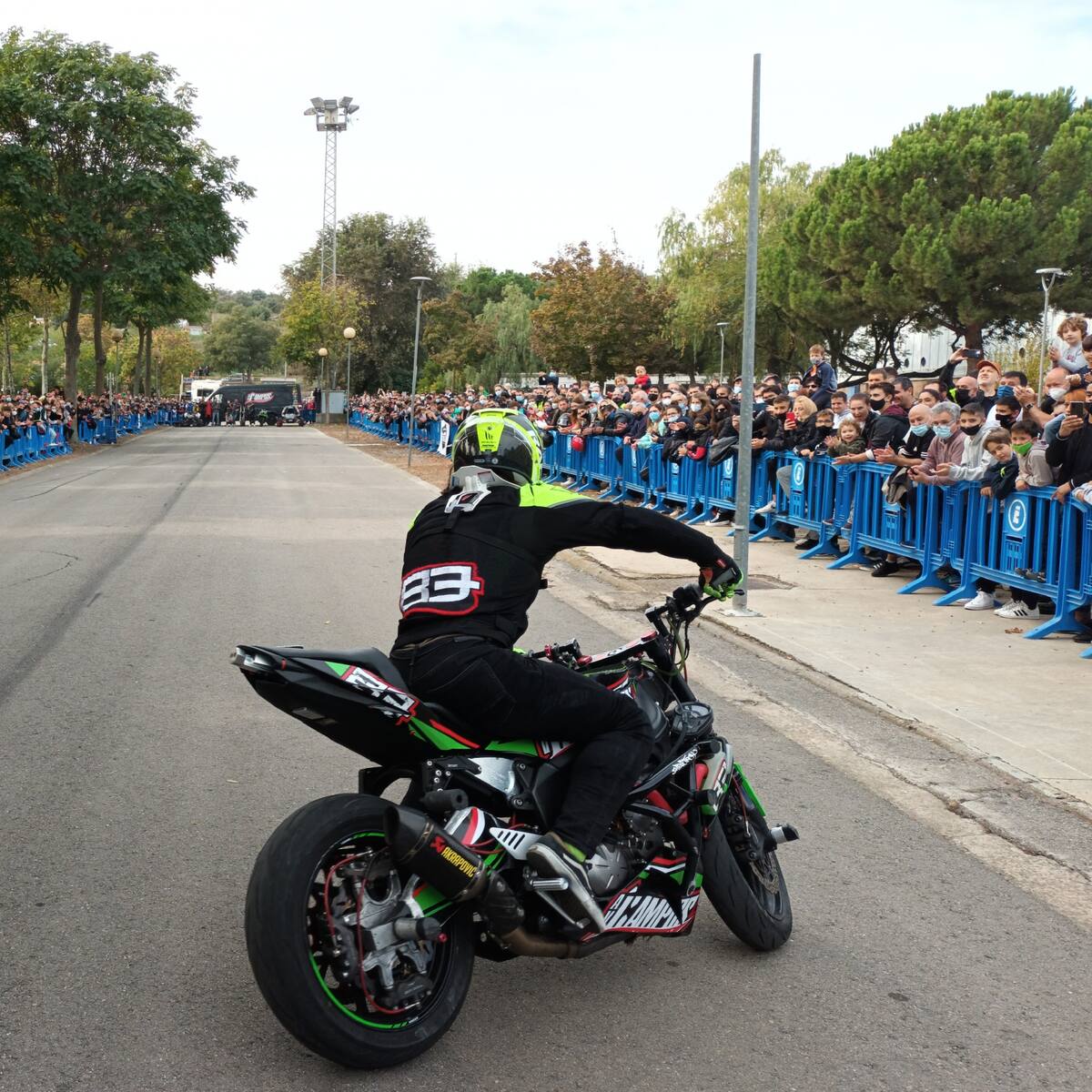 Los moteros llenan el recinto ferial de Barbastro
