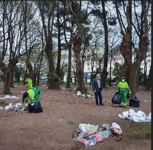 Operativo de limpeza limpando a zona