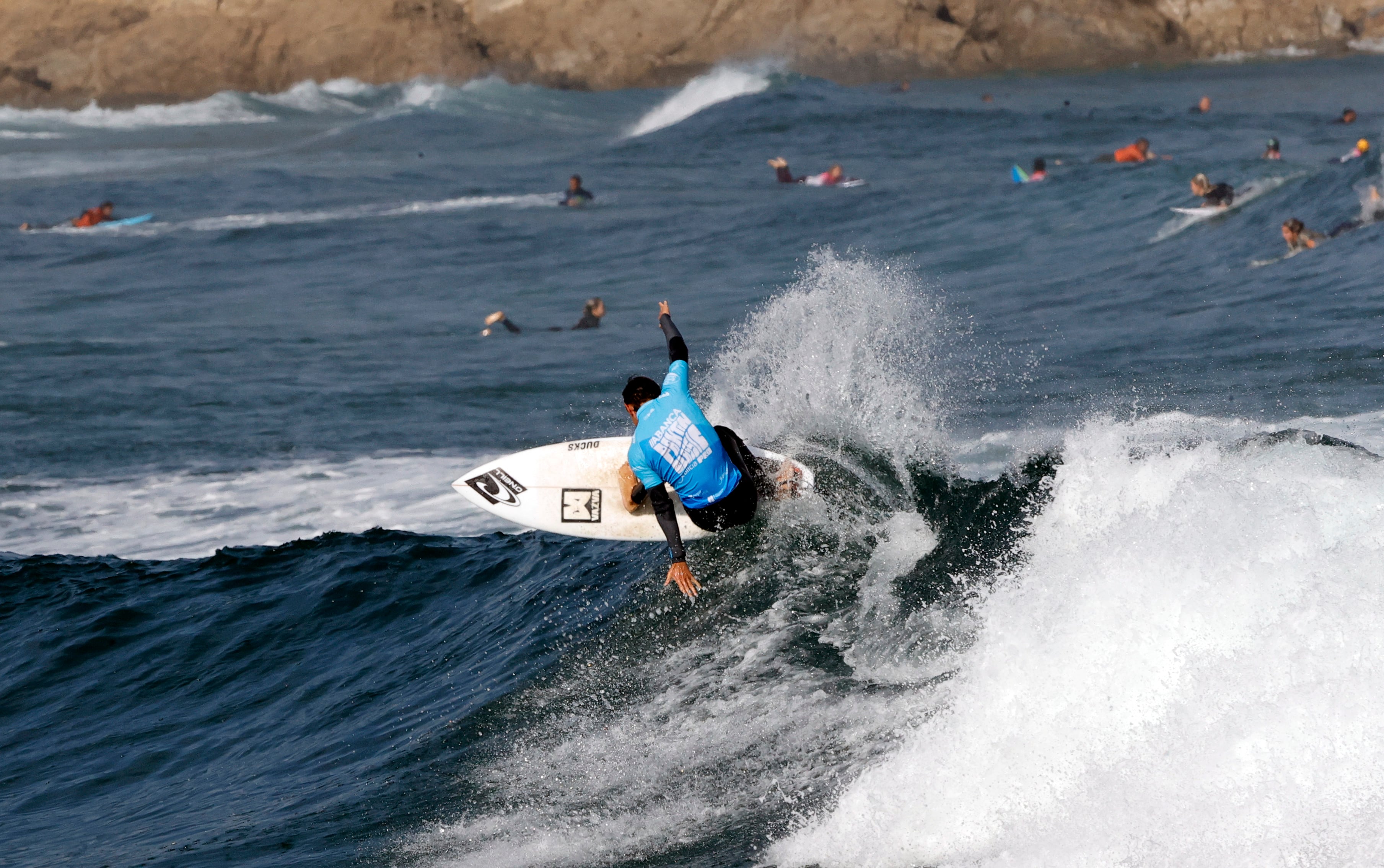 Series clasificatorias de la competición de la WSL (World Surf League) en el Abanca Pantín Classic Galicia. EFE/Kiko Delgado.