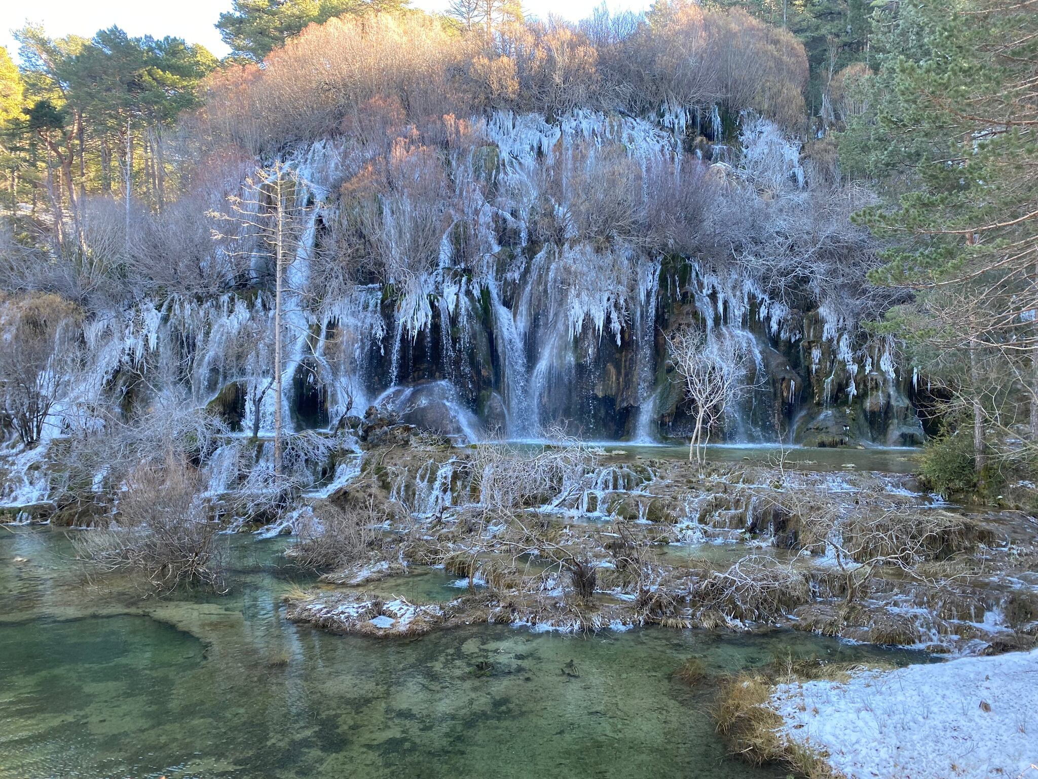 Nieve y hielo en la cascada del Nacimiento del río Cuervo, en la Serranía de Cuenca.