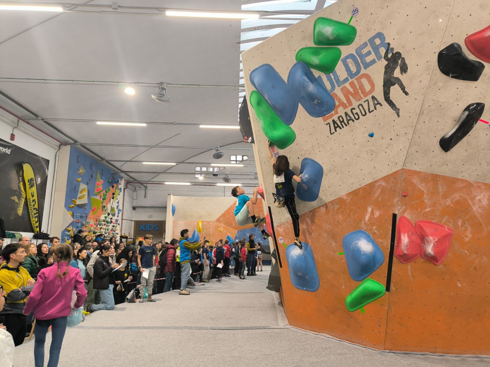 Los Juegos Escolares de Escalada vivieron una gran jornada en Zaragoza