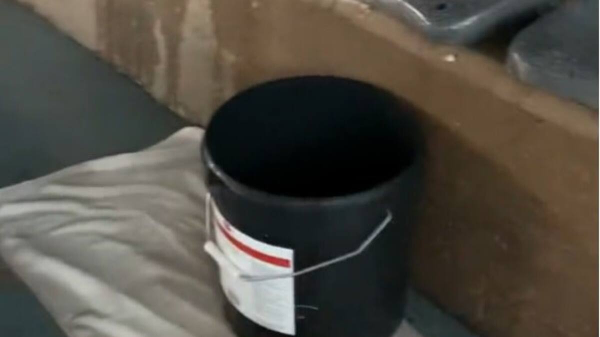 El poli de Ciutadella s'inunda quan plou