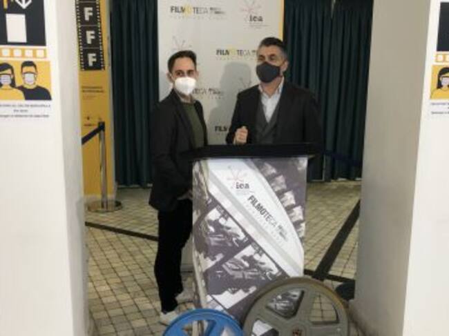 Ángel Cruz, coordinador de la Filmoteca Regional y Juan Antonio Lorca, director general del Instituto de las Industrias Culturales y las Artes