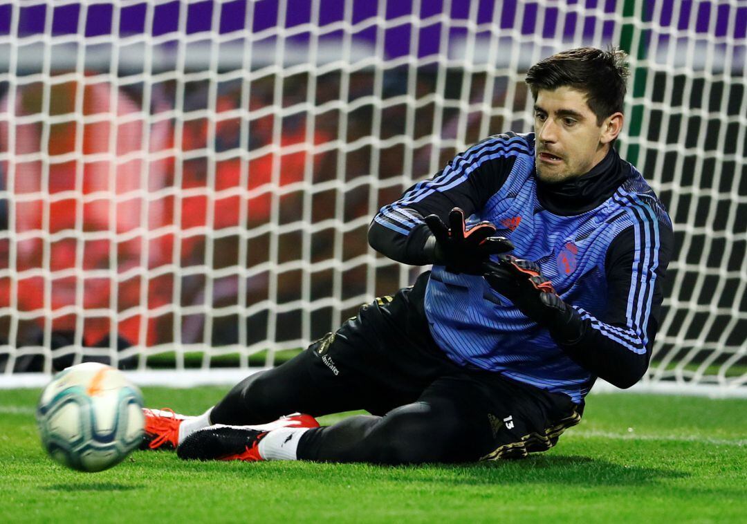 Thibaut Courtois durante el entrenamiento previo al Real Valladolid - Real Madrid de la jornada 21 de La Liga.