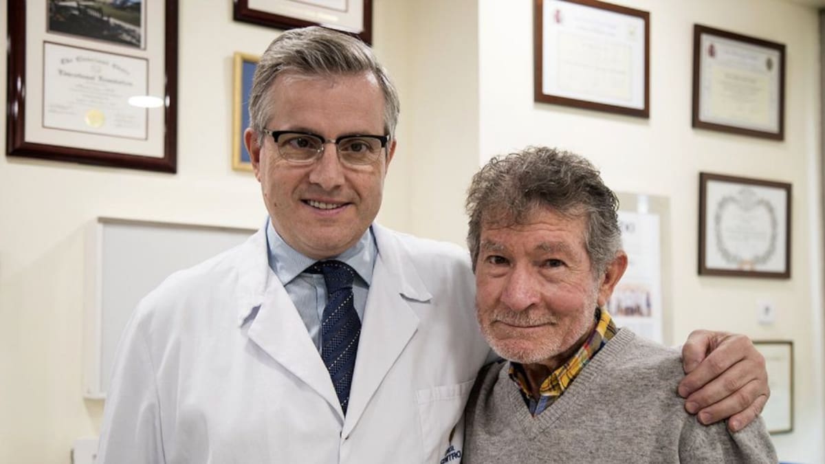 Implantada, con éxito, una prótesis en la rodilla izquierda de Carlos Soria