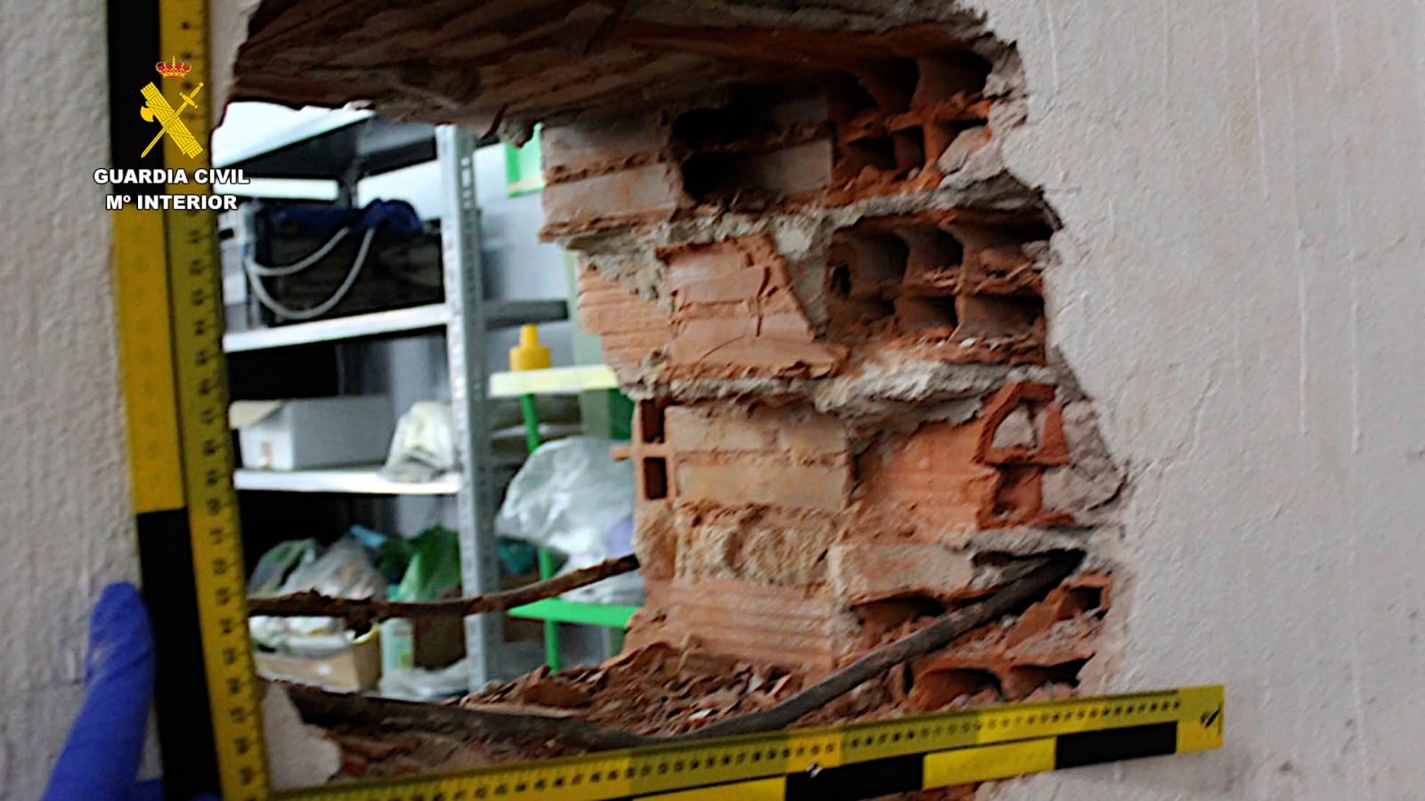 Uno de los butrones practicados por los ladrones