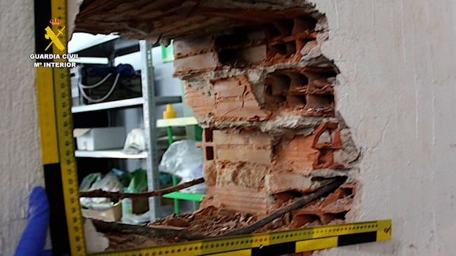 Uno de los butrones practicados por los ladrones