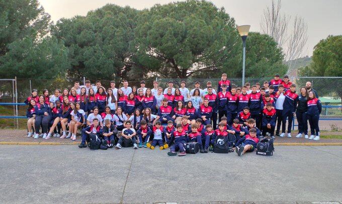 Expedición del Balonmano Sanse que acudió al torneo.