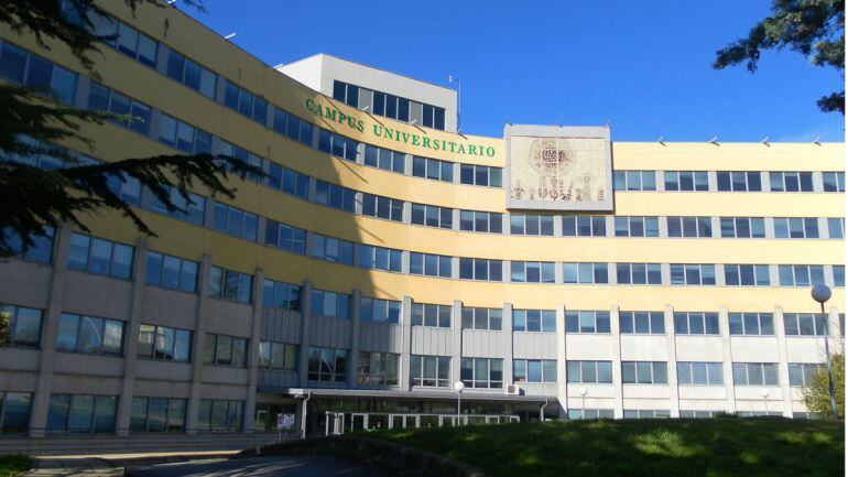 Edificio central del campus de Ponferrada