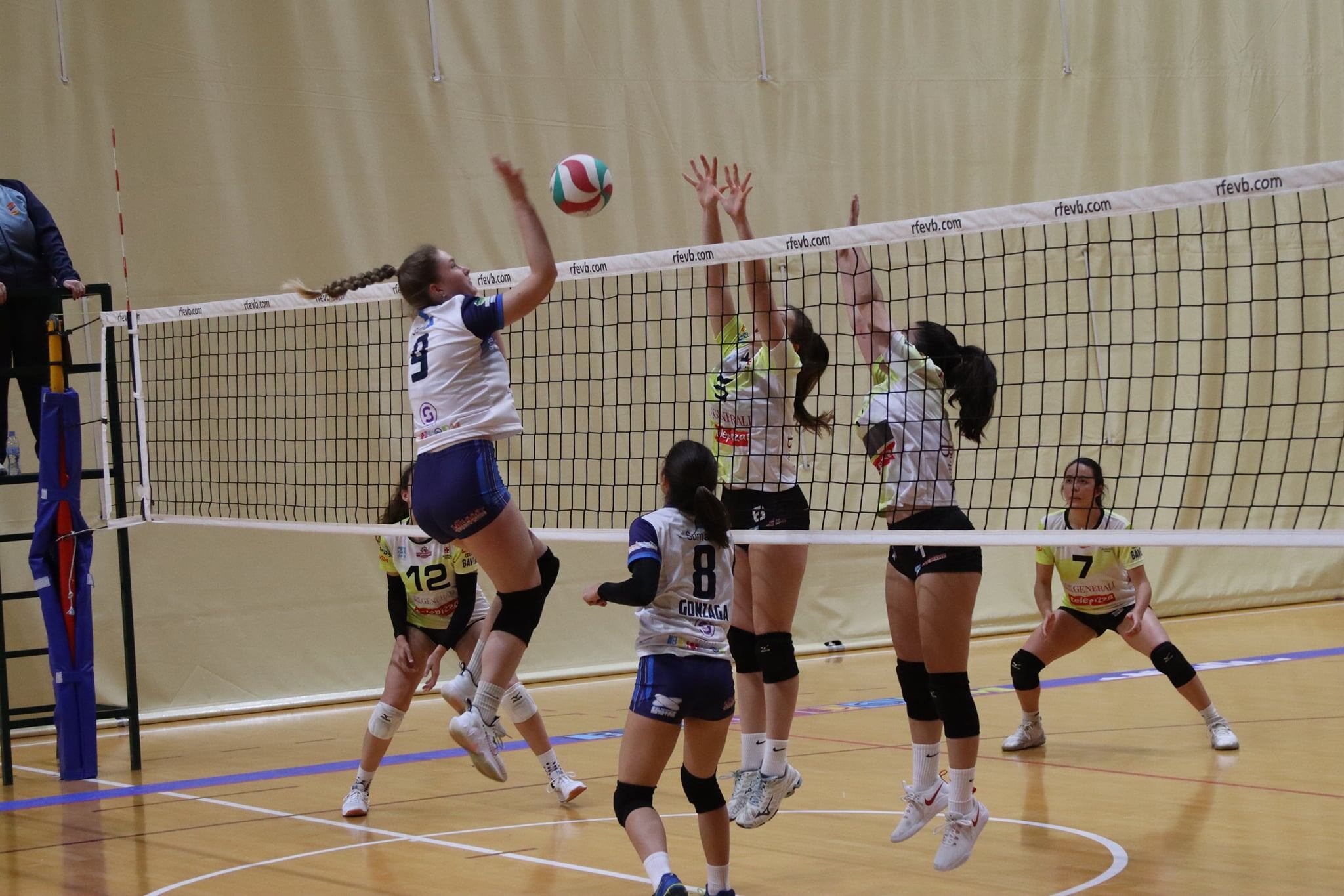 El C.V. Playas de Benidorm Femenino durante un partido contra el Mintonette Almería