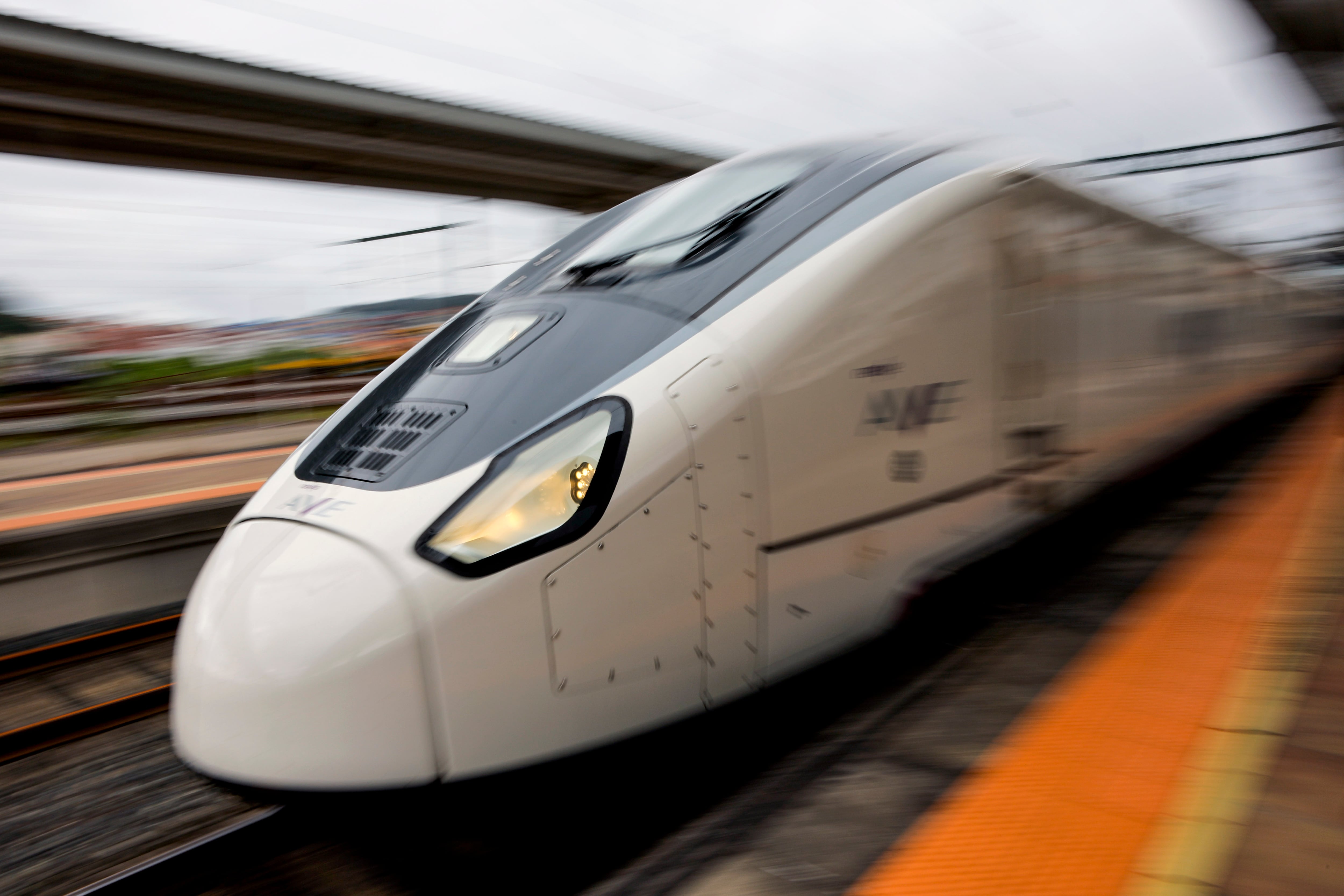 Un tren de alta velocidad de la serie 106 de Renfe, en una imagen de archivo.