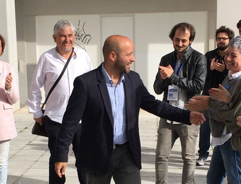 Luís Villares, tras salir de votar en su colegio electoral