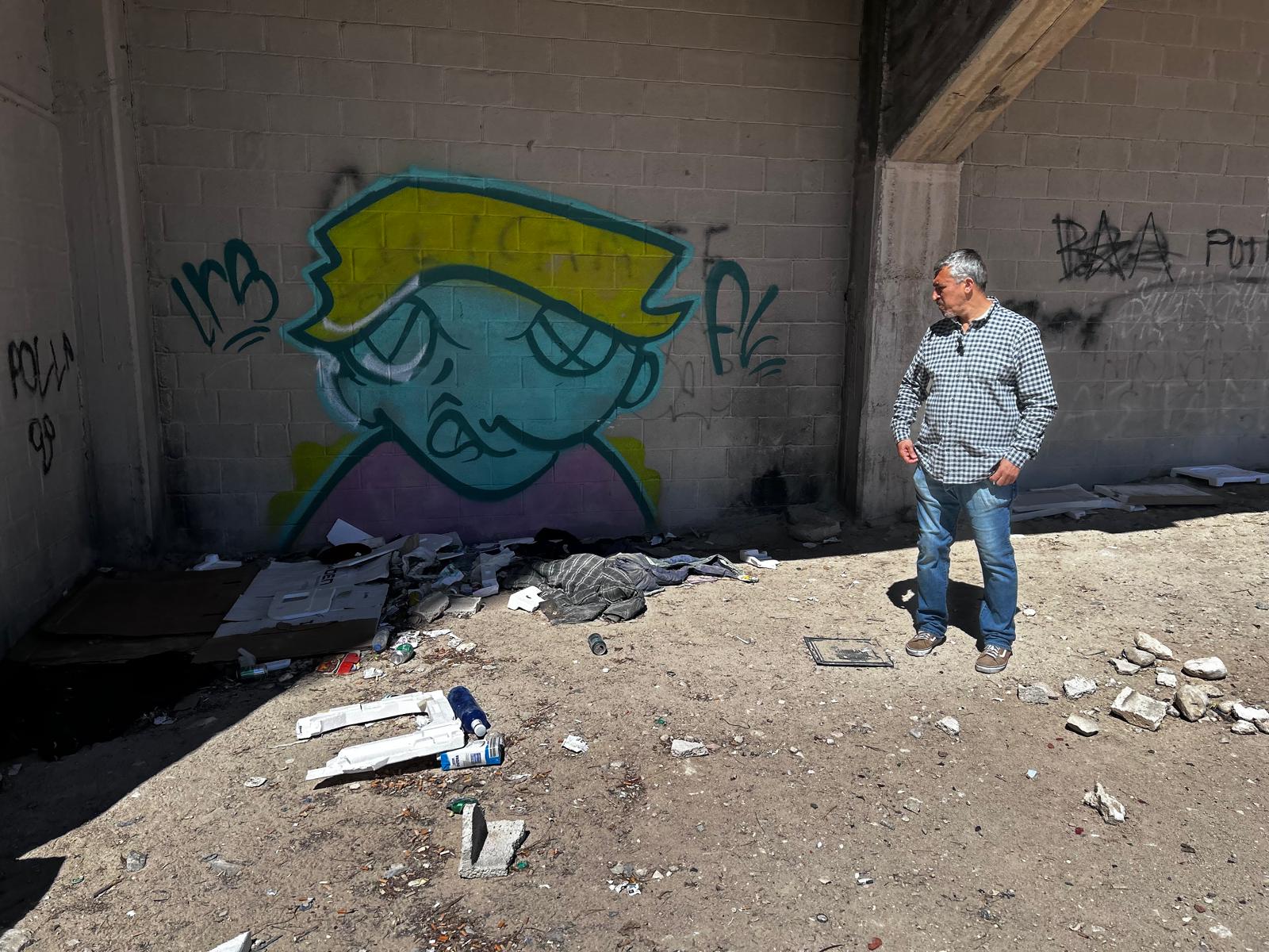 Pintadas en los muros del estadio Rico Pérez de Alicante