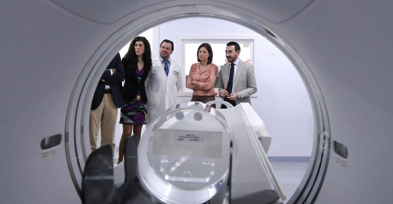 Reciente visita de responsables de la Junta de Andalucía  al Hospital de San Carlos