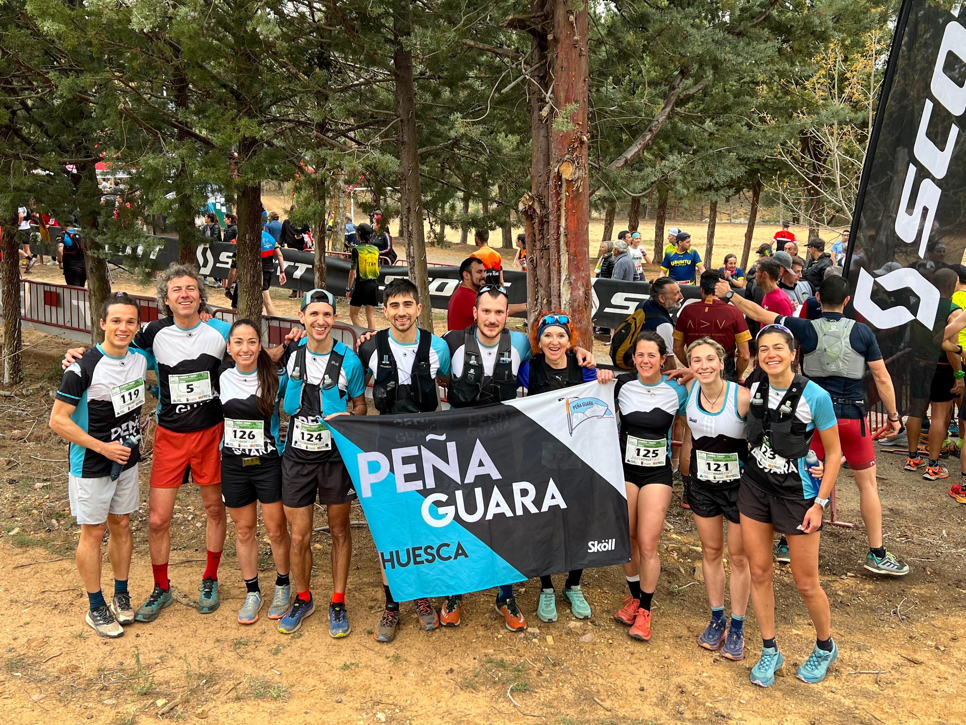 Deportistas de Peña Guara que participaron en la competición