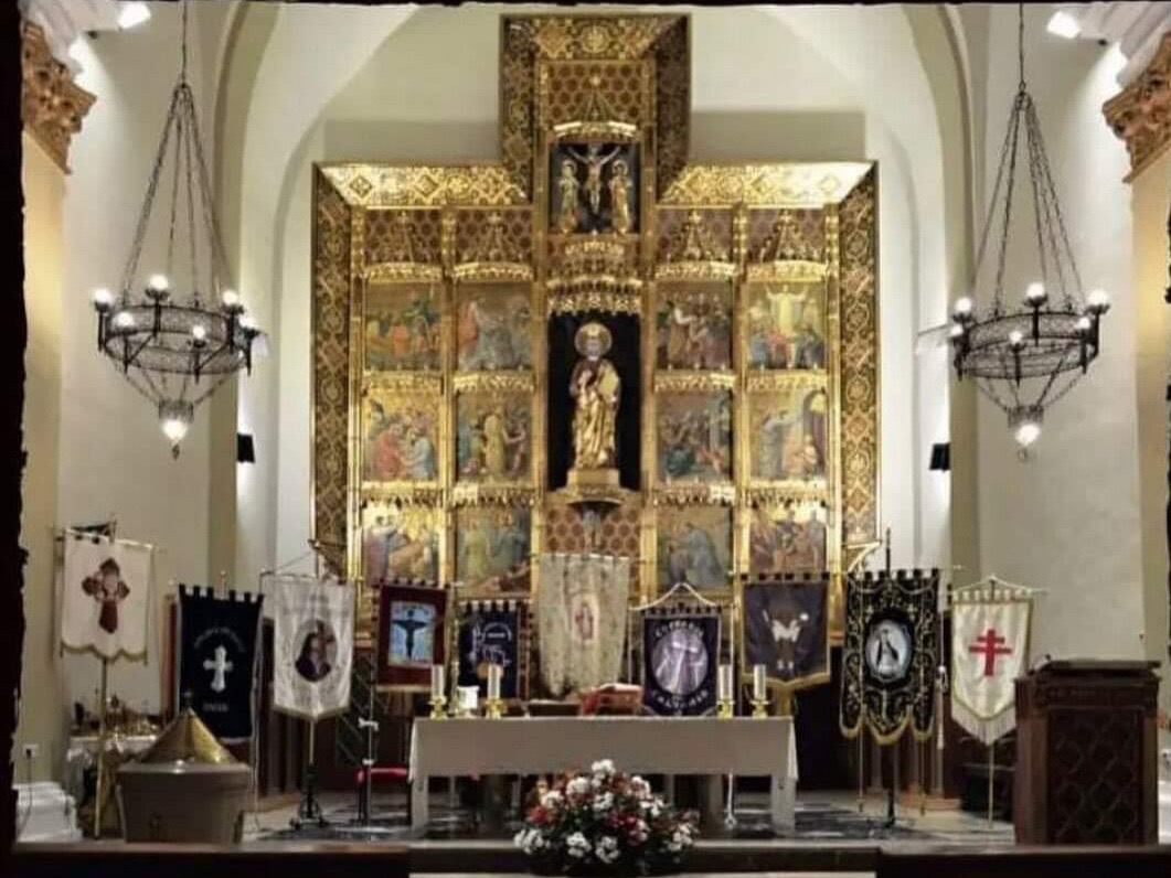 Estandartes expuestos en Binéfar