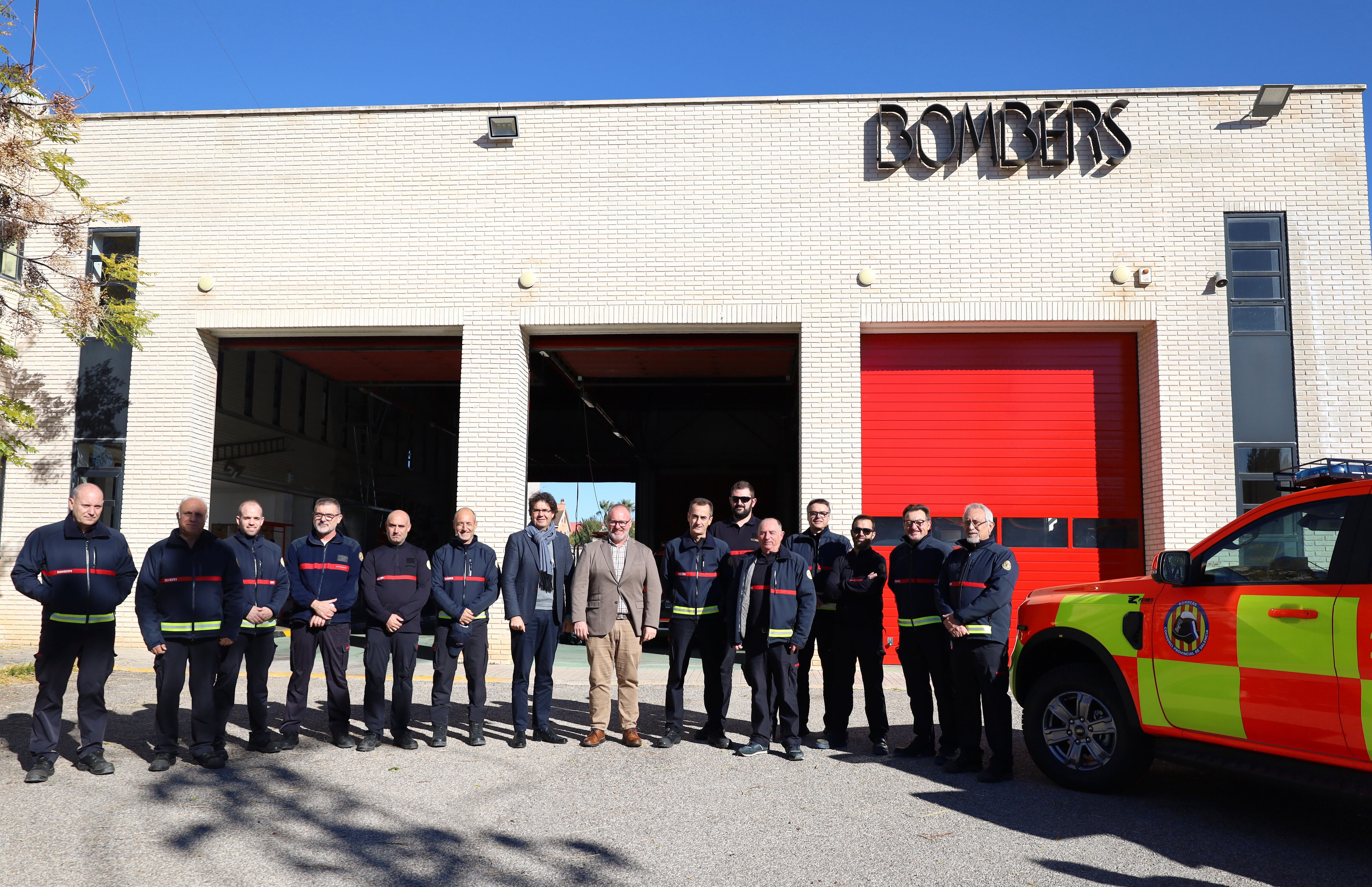 Nuevos coches para los bomberos voluntarios. Fuente: Diputació de València