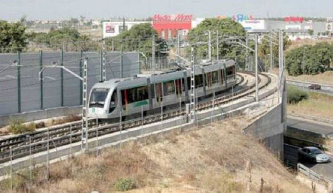 El alcalde de Sevilla considera clave la financiación europea para avanzar en los proyectos del metro y del tranvía. 