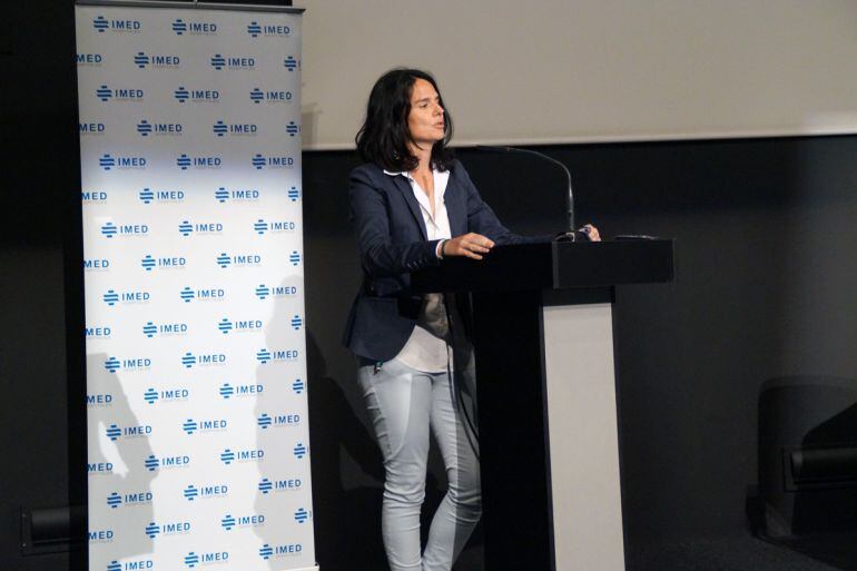 La doctora Mª Dolores Masiá en la charla pronunciada en el Centro de Congresos