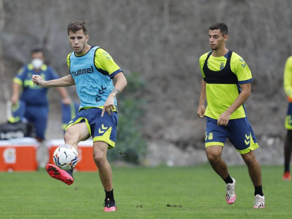 Las Palmas rectifica y no aplicará ERTE a Raúl Fernández y Christian Rivera