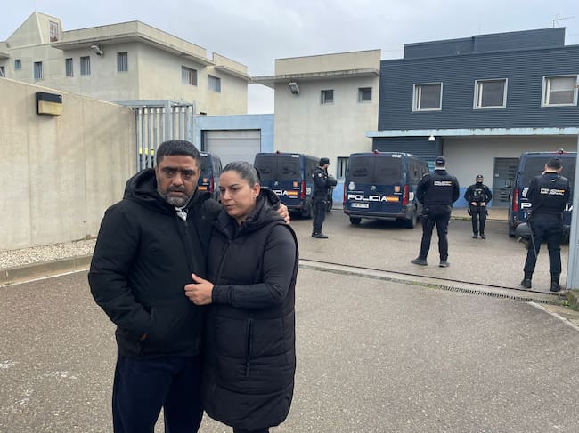 Motín en el Centro de Menores de Juslibol: Hasta el lugar se han acercado unos padres, muy preocupados, a pedir explicaciones porque su hijo está interno