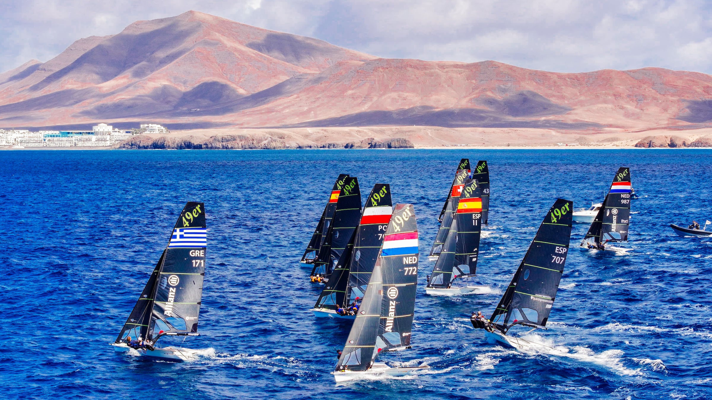 Regata de 49er en la Lanzarote International Regatta 2025.