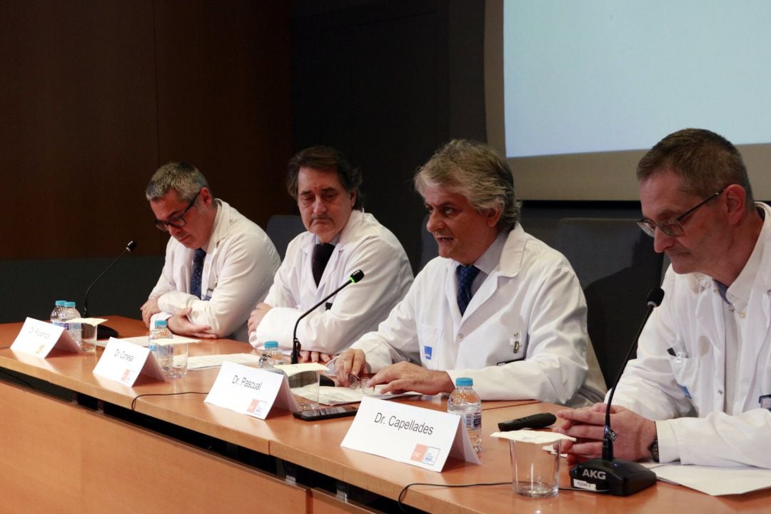 El jefe de la Unidad de Epilepsia Rodrigo Rocamora; el jefe de neurología Gerard Conesa; el director médico, Julio Pascual, y el jefe de Neurología, Jaume Capellades.