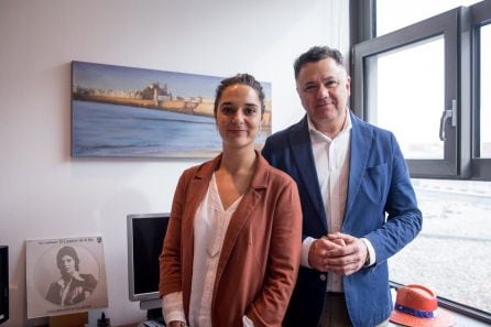 Noelia Vera y Juan Antonio Delgado, en su despacho en el Congreso